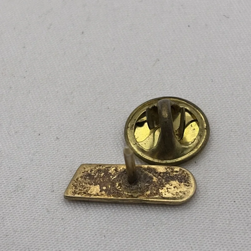CRNA Certified Registered Nurse Anesthetist Gold Tone Lapel Hat Pin
